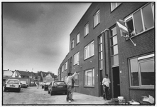 351375 Gezicht op de nieuwbouw huizen Tiendstraat 32 (rechts) -lager te Utrecht.